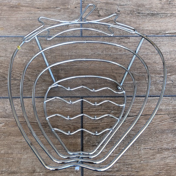 Metal Apple Basket - Picture 1 of 6